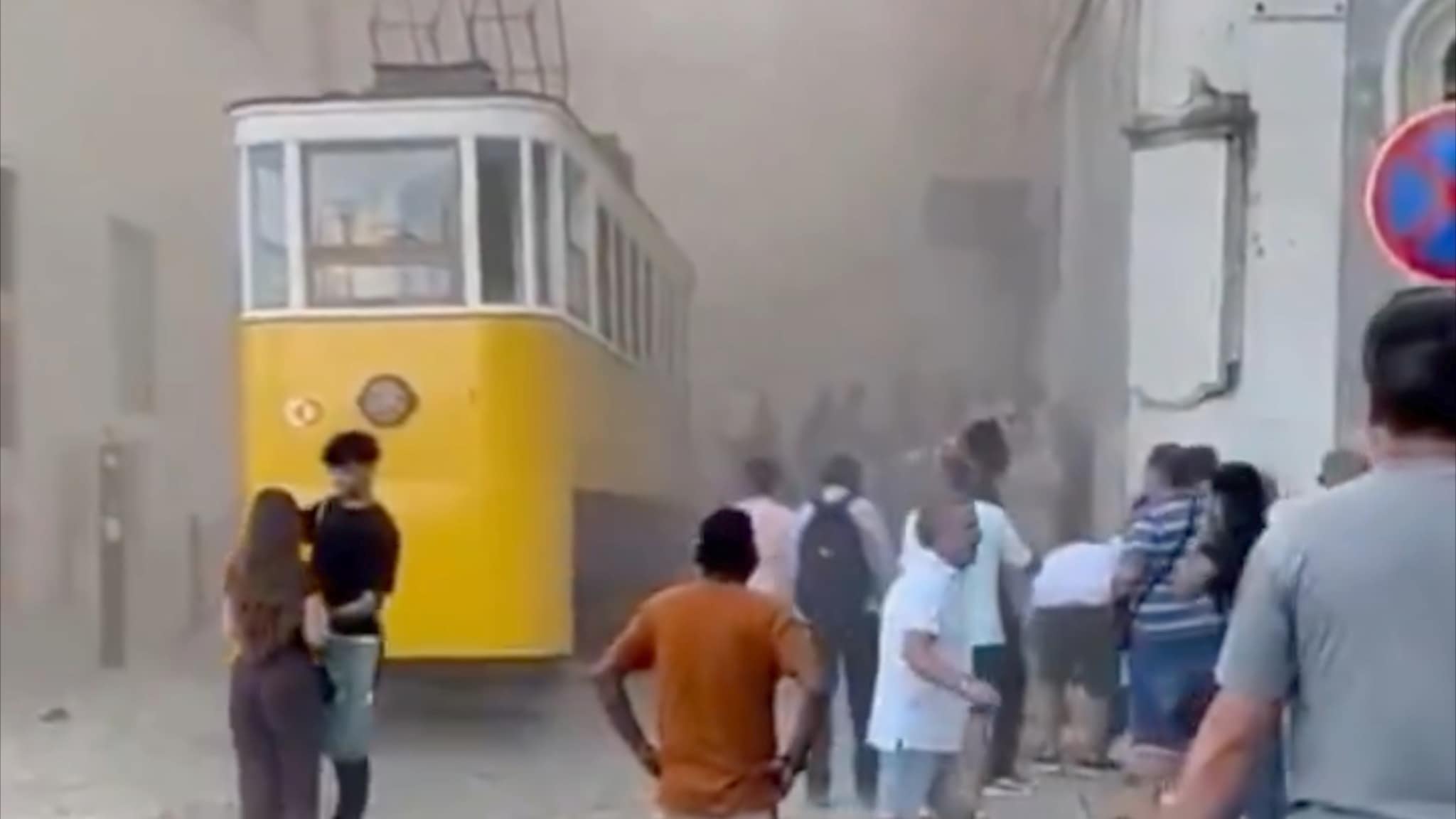 Dagbladet: Trikkeulykke i Lisboa: 17 døde, landesorg erklært