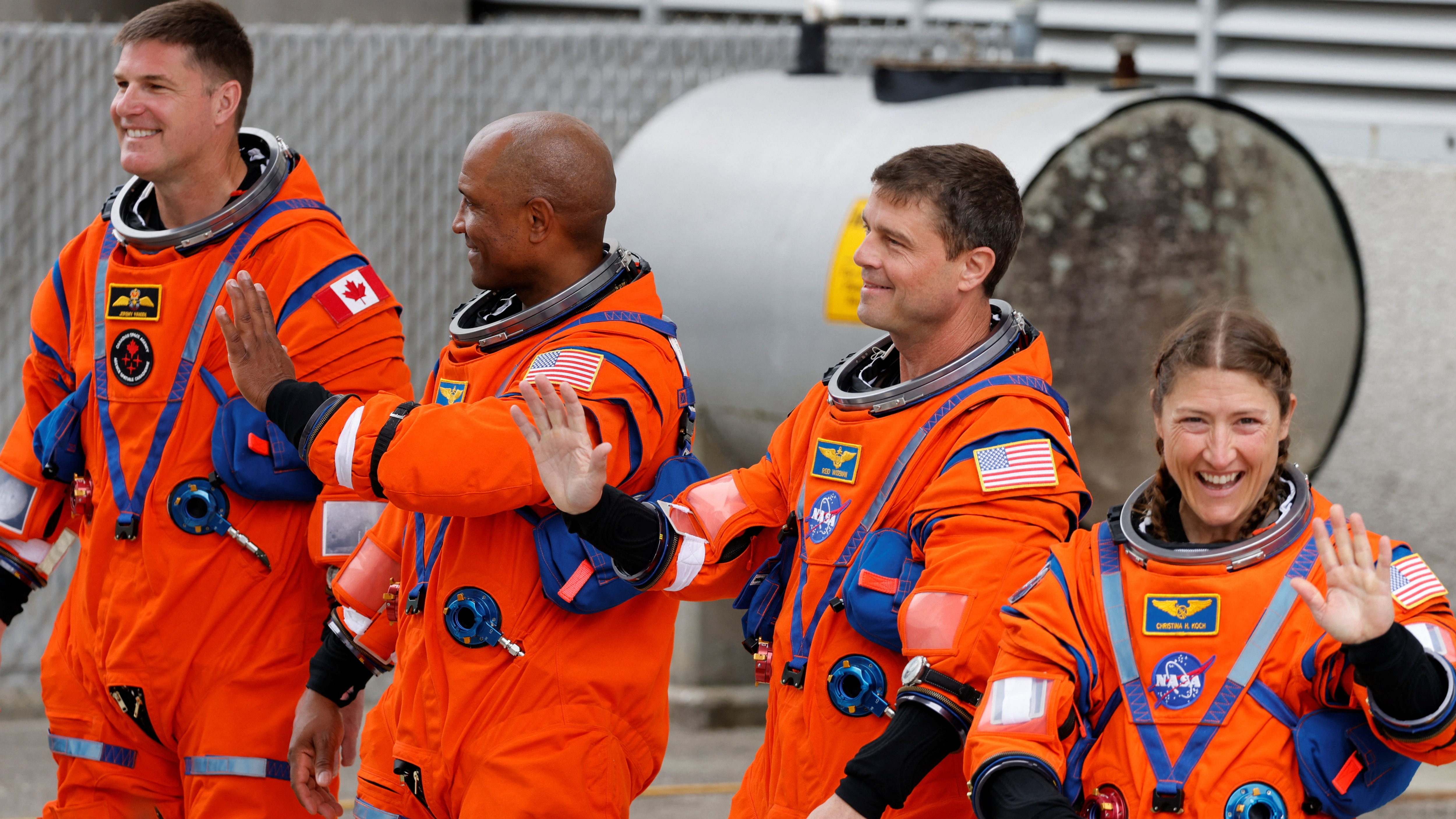 Se direkte: Nå sendes astronautene til månen