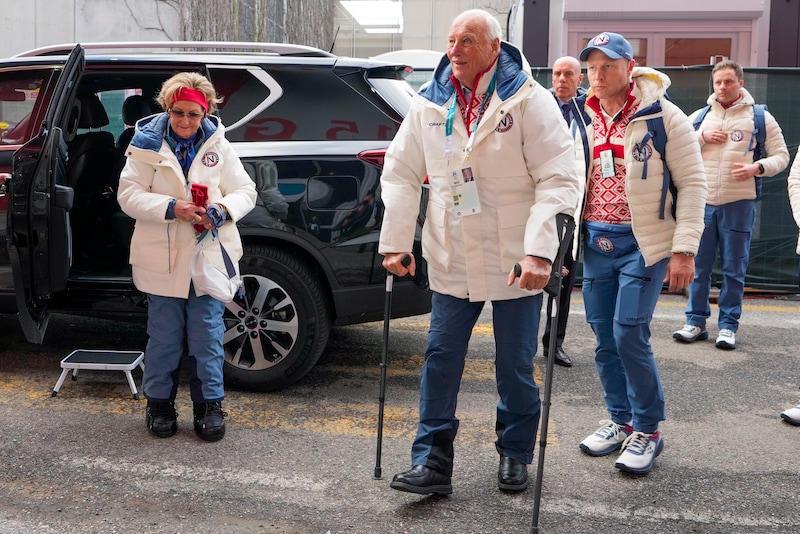 Kongeparet på plass i OL-byen Milano