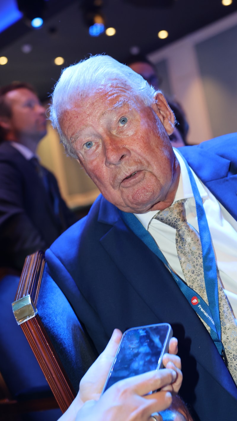Carl I. Hagen: Tror Erna varsler avgang om noen dager