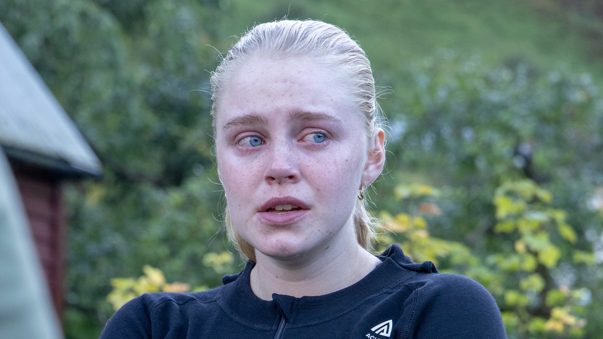 Knekker sammen: – Fy faen