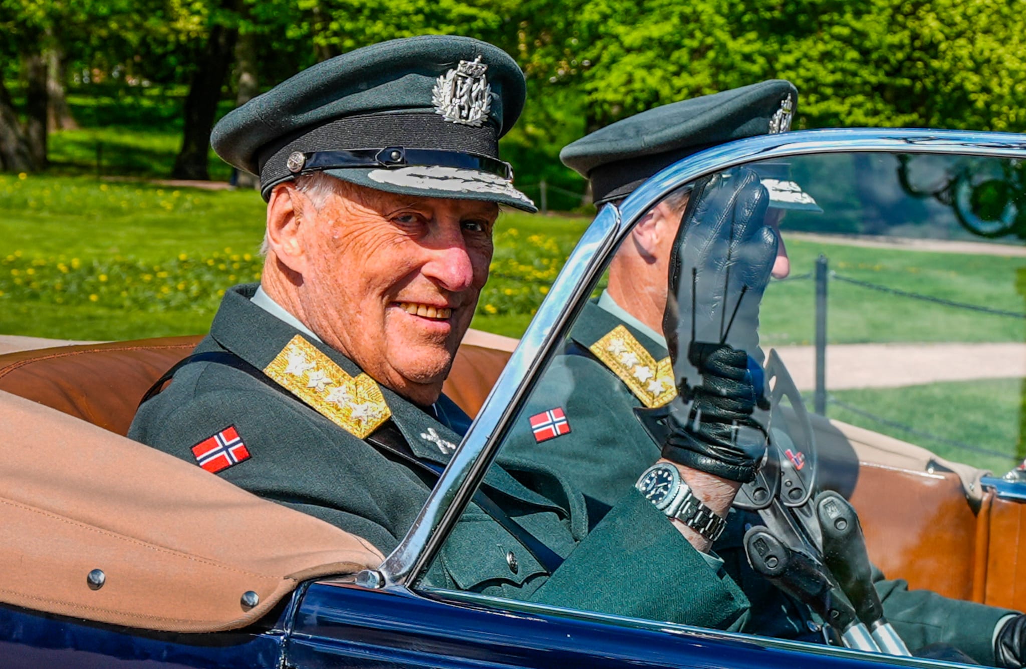 Kong Harald taler om krigens sannheter ved Trandumskogen