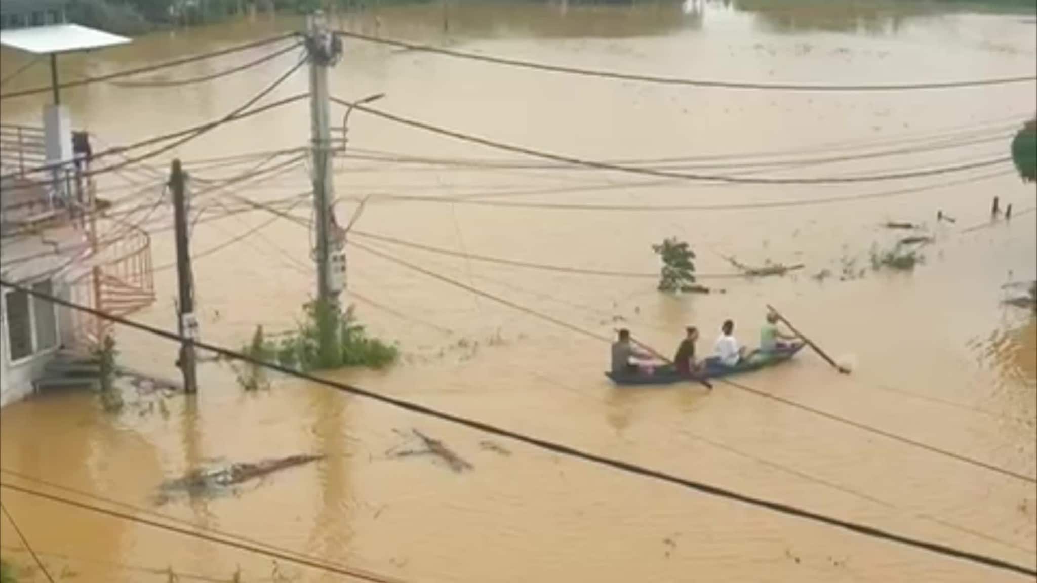 Vietnam: 1,7 meter regn på ett døgn skaper flom