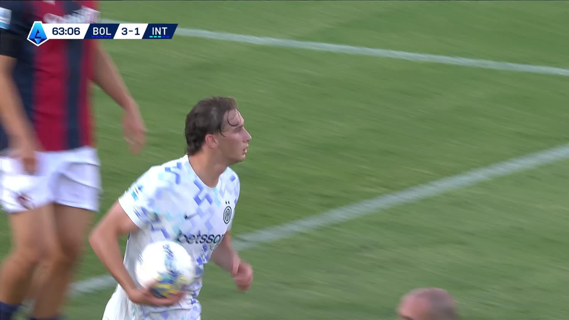 Francesco Pio Esposito setter 2-3 mot Bologna