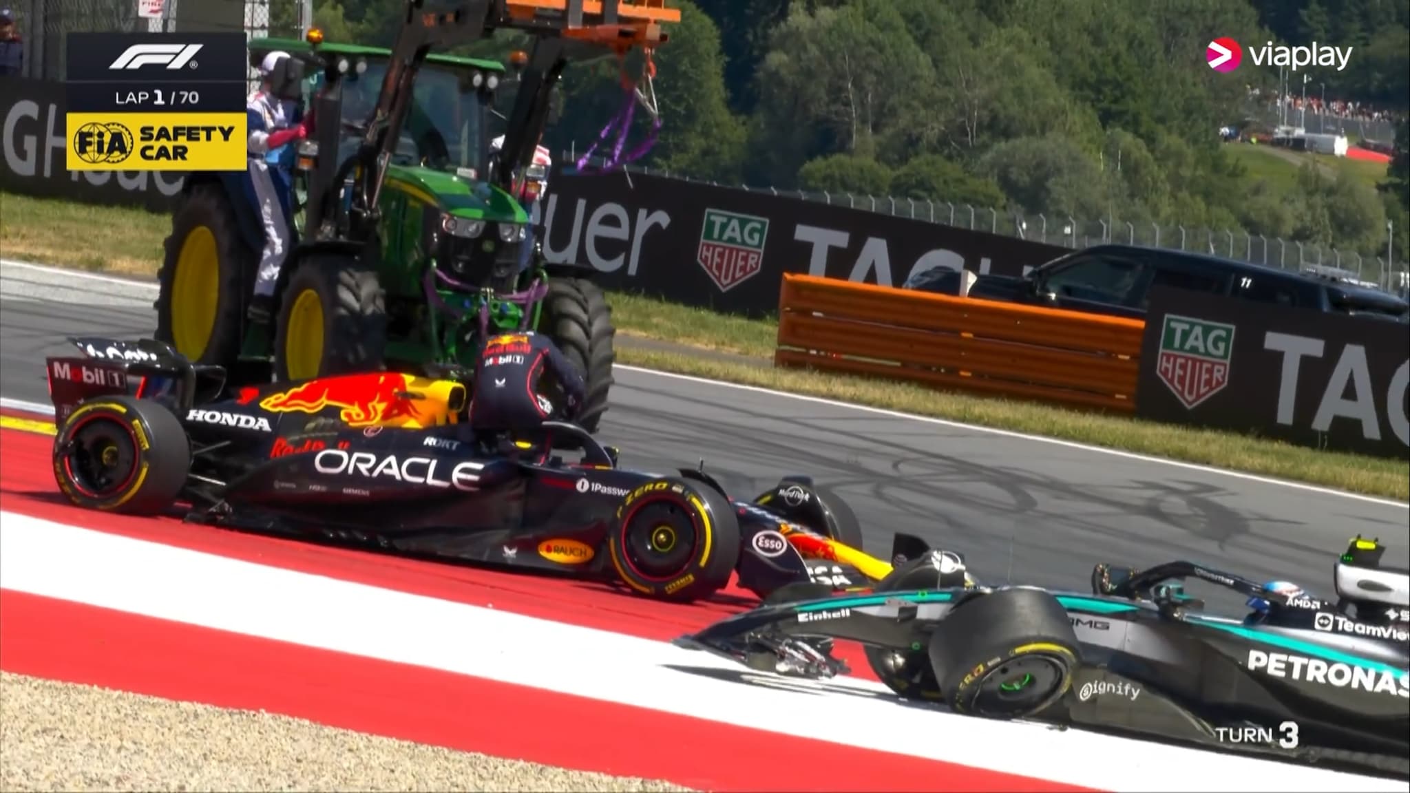 Verstappen brøt Østerrike Grand Prix etter kollisjon med Antonelli