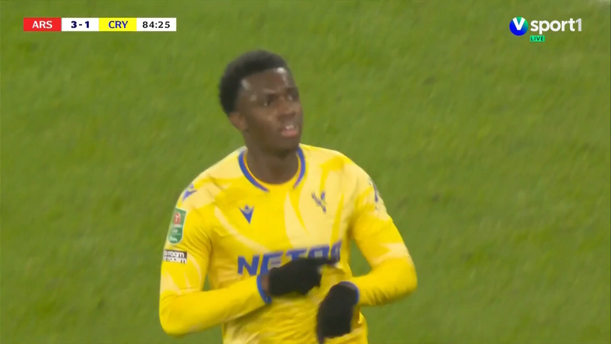 Tidligere Arsenal-spiller Nketiah skaper ny spenning - reduserer til 2-3