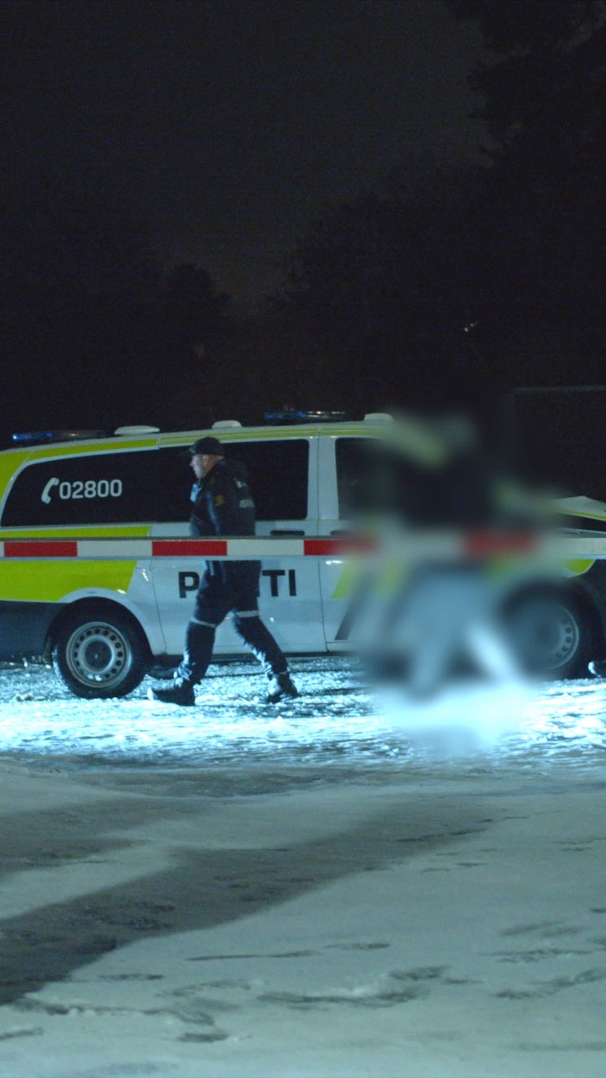 Her slår politiet til: 17-åring pågripes med revolver