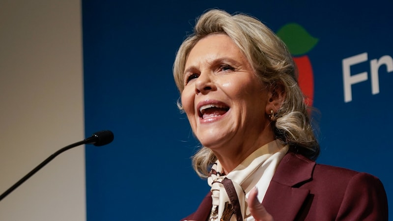 Listhaug krever unnskyldning for «løgnpropaganda fra Aps trollfabrikk»