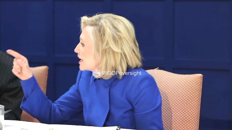 Hillary Clinton forlot høring: - Jeg er ferdig med dette