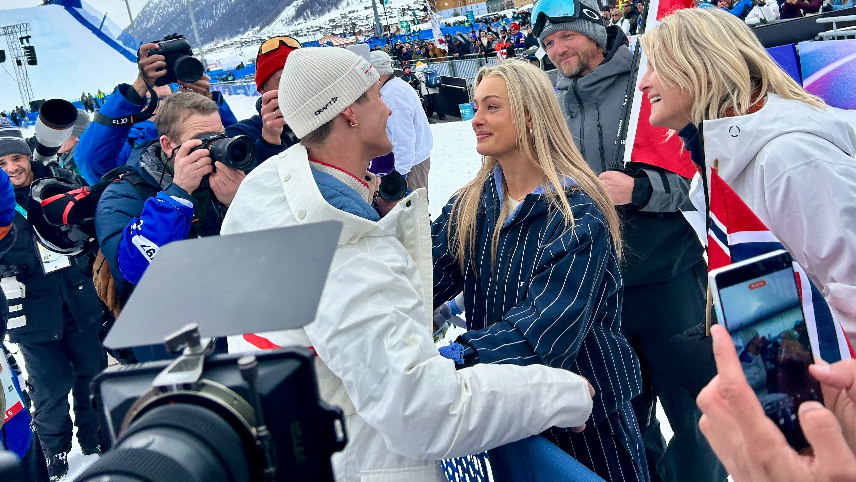 Løper i armene på kjæresten