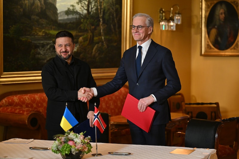 Zelenskyj i statsminister­boligen: Takker Norge