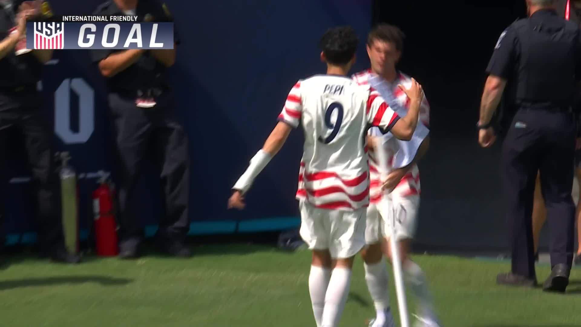 Christian Pulisic med scoring for USA