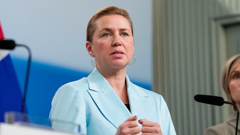 Møter pressen om Grønland