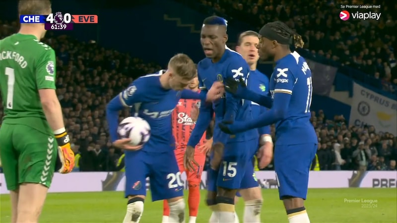 Cole Palmer display and a ridiculous penalty as Everton are humiliated
