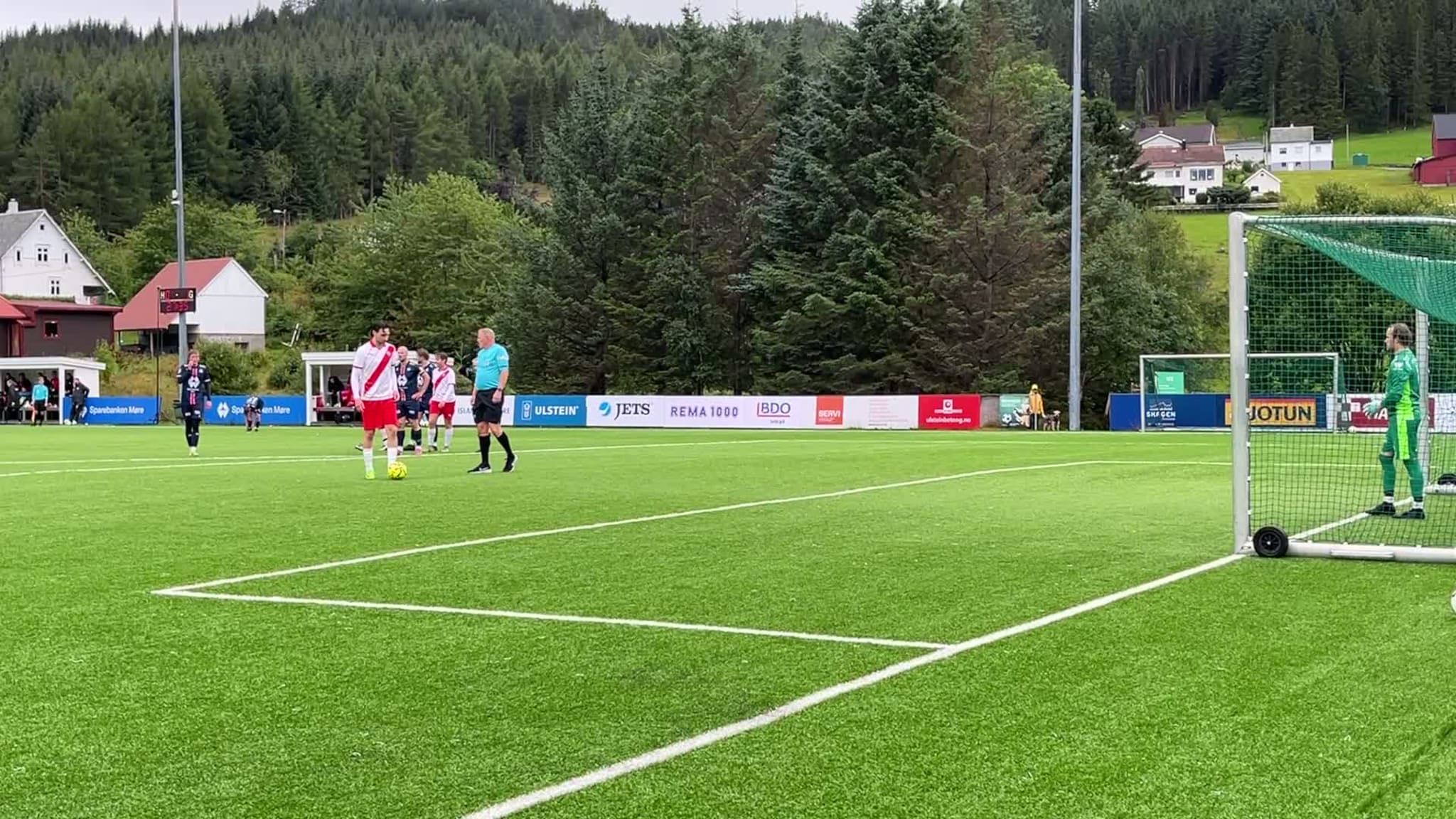 Straffescoring frå Isak Sundgot