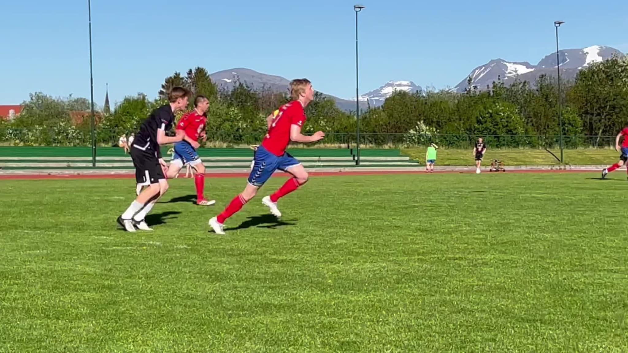 Hareid 2 mot Ørsta 2 på Hareid stadion