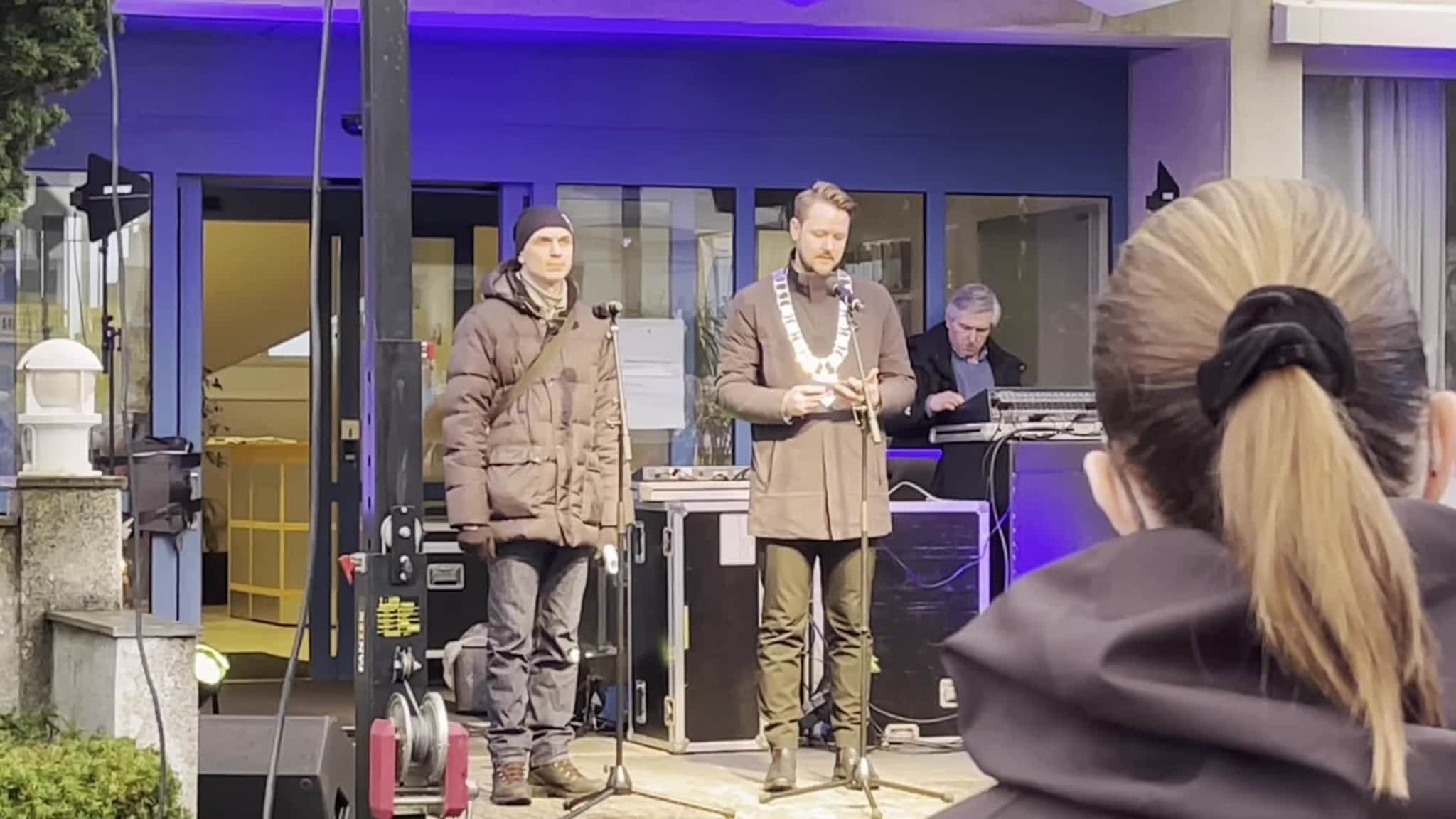 Samla seg i solidaritet med Ukraina i Ulsteinvik