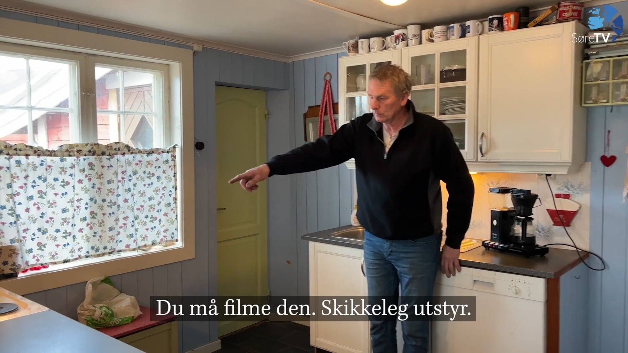 Bli med inn til Arnfinn og Buster